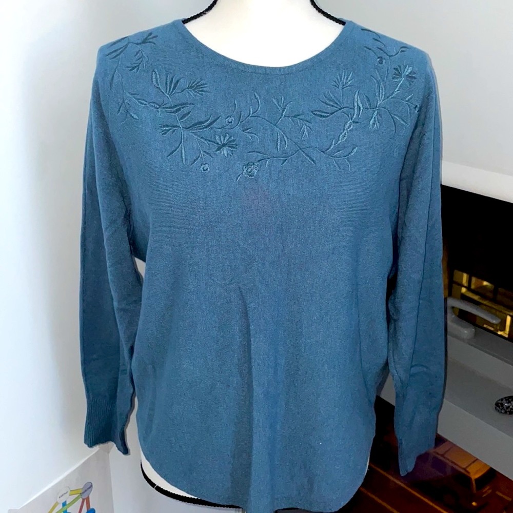 NWOT Super Soft Cropped Sweater
